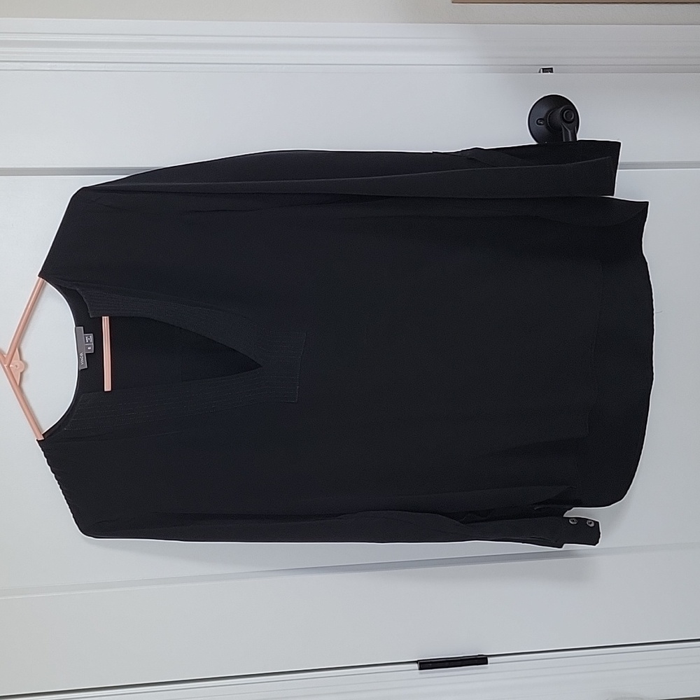 Vince silk deep v blouse, Sz 6, Black